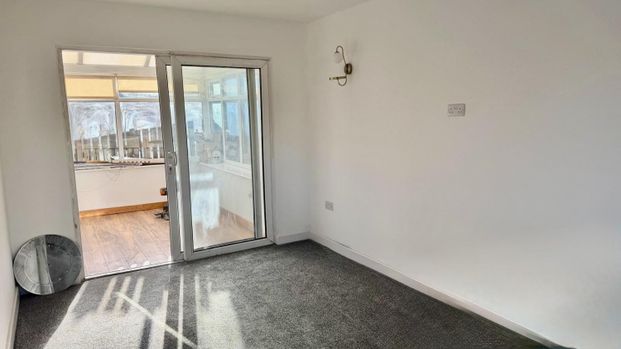 2 bedroom House To Let - Photo 1