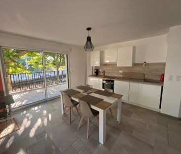 Location Appartement 2 pièces Meublé 53m² NEUVILLE SUR SAONE 69250 - Photo 4