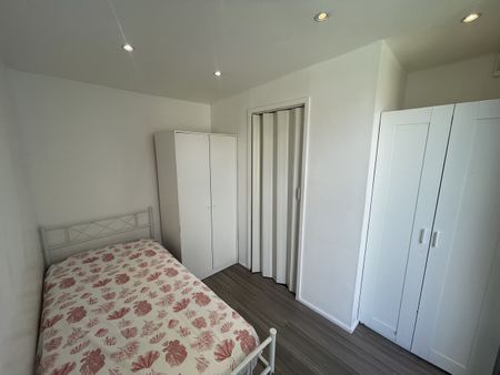 Studio Flat, Bennett Road, E13 - Photo 2