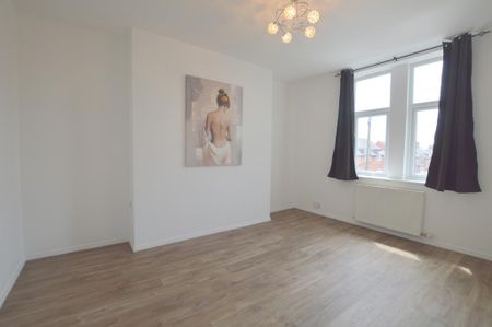3 bedroom flat to rent - Photo 2