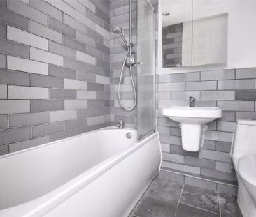 2 bedroom semi-detached house to rent - Photo 6