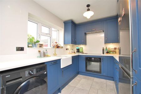 2 bedroom semi-detached house to rent - Photo 4