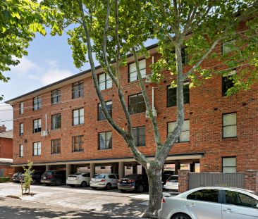 Comfortable One-Bedroom Living in a Quiet, Leafy Setting - Photo 3
