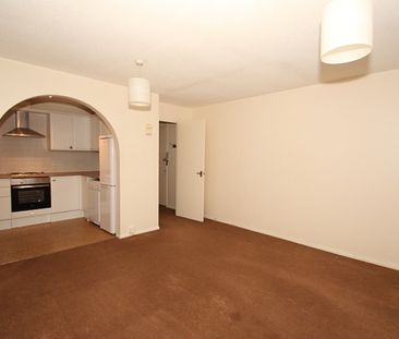 Oriental Road, Woking - Photo 1