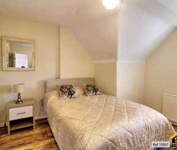 4 bedroom semi-detached house to rent - Photo 5