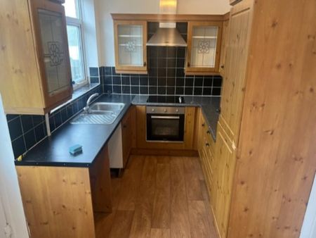 3 bedroom semi-detached house to rent - Photo 4