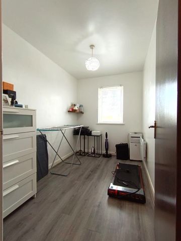 £1,000 PCM, Two Bedroom, Two Bathroom Apartment with Allocated Parking in Moorhead Close, Splott, Cardiff, CF24 5FB - Photo 4