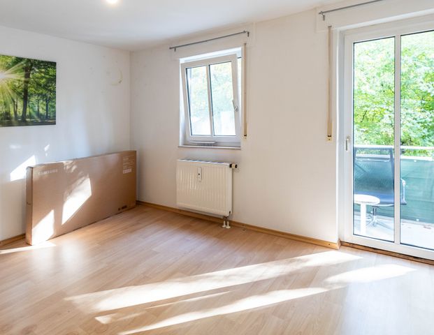 Helle 3-Zi.-Wohnung mit zwei Balkonen und Blick ins Grüne in zentraler Lage von Baldham - Foto 1