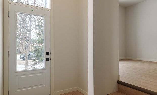 Luxury Brand New 3 Bedroom Townhouse in River Heights - Photo 1