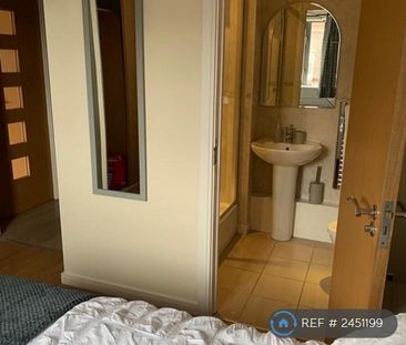 2 bedroom flat to rent - Photo 5