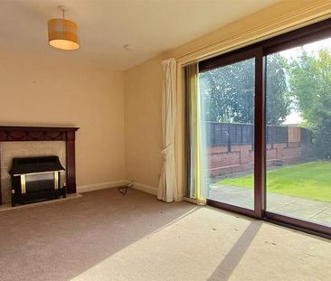 5 bedroom detached house to rent - Photo 2