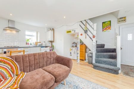 Railway Street - Photo 2