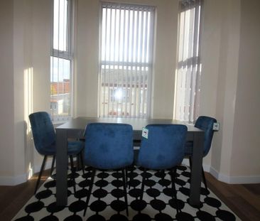 2 bedroom terraced house to rent - Photo 4