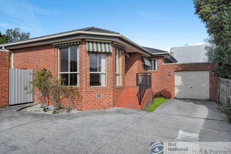 Comfort, Convenience & Contemporary Living - Photo 3