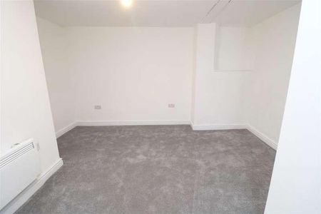 Trowbridge, BA14 - Photo 4