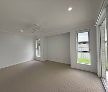 26 Marlowe Avenue, Anambah, NSW 2320 - Photo 3