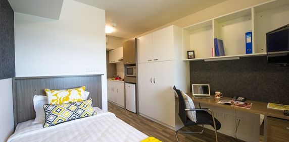 Studio, Dripstone Road - Photo 2