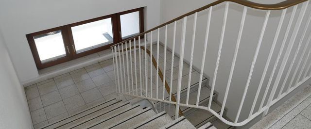 Interessante WohlfÃ¼hlwohnung Ã¼ber 2 Ebenen mit individuellem Grundriss unterm Dach! - Photo 1