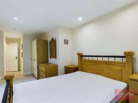 Trinity Road, Scarborough, YO11 - Photo 4