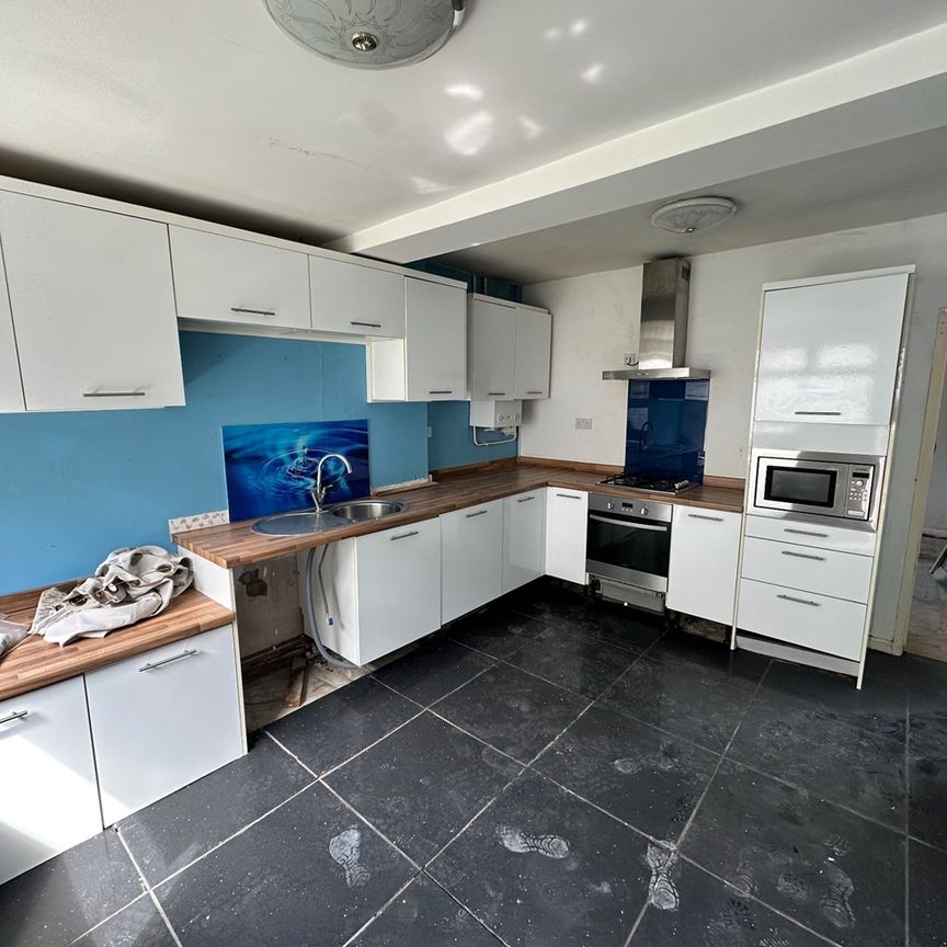 3 Bed Bungalow, Bitterne Road West, SO18 - Photo 1