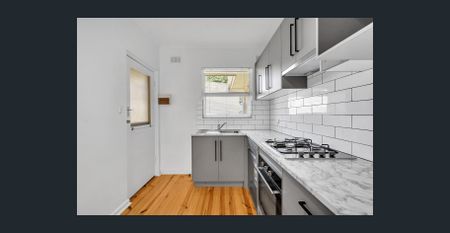 Hi, I'm a Renovated Unit Drenched in Sunlight... - Photo 3