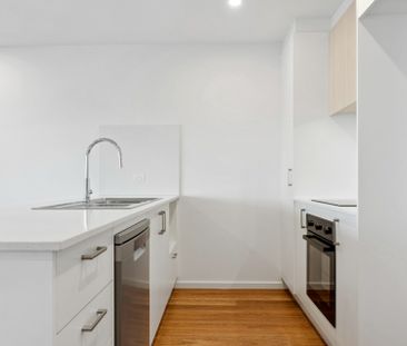 Stylish and Contemporary Design - Photo 6