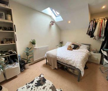 The Moor, Falmouth, TR11 - Photo 1