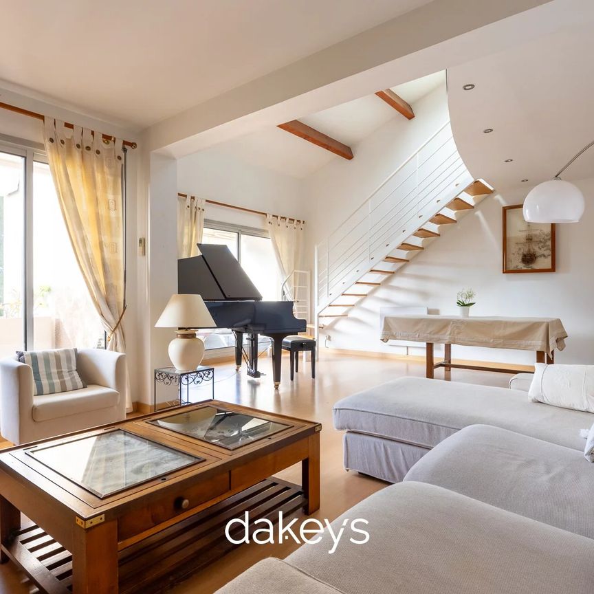 Location Appartement 5 pièces MARSEILLE 9ème - Photo 1