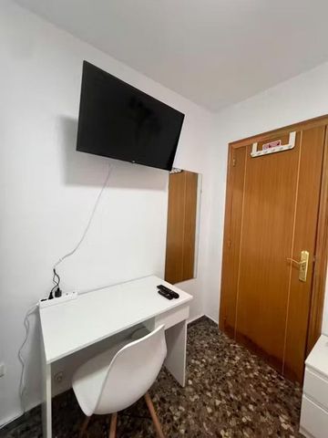 Carrer de Vicente la Roda, Valencia, Valencian Community 46011 - Foto 2