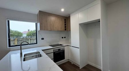 As-New 3-Bedroom Beauty - Photo 4