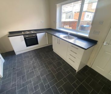 3 bed terraced house to rent in Cravens Cottages, Station Town, Win... - Photo 2