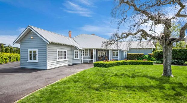 REMUERA - 4 Bedrooms Big House - Photo 1