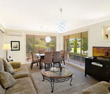 Charming Home with Private Garden Retreat - Photo 2