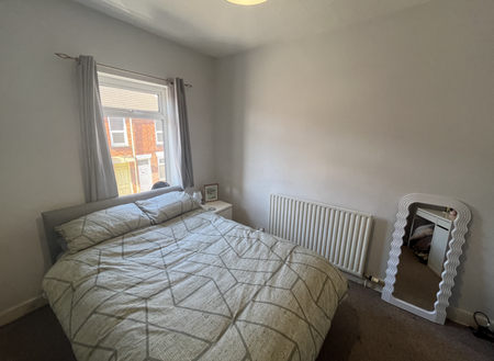 4 bedroom terraced house to rent - Photo 3