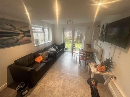 Cedar Road, Southampton, SO14 - Photo 2