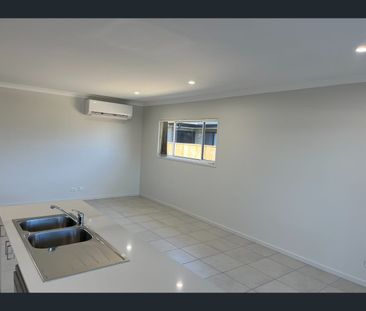 52 Laurina Cl, Collingwood Park, Qld 4301 - Photo 2