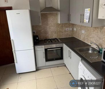 6 bedroom end of terrace house to rent - Photo 3