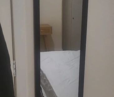 Room in a Shared House, Whitehorse Road, CR0 - Photo 3