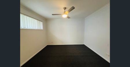 Great Family Home ~ Freshly Painted & Brand New Carpet - Photo 2