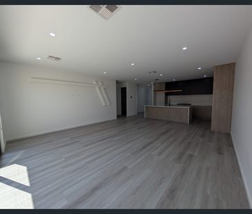 Modern Perfection! - Photo 6