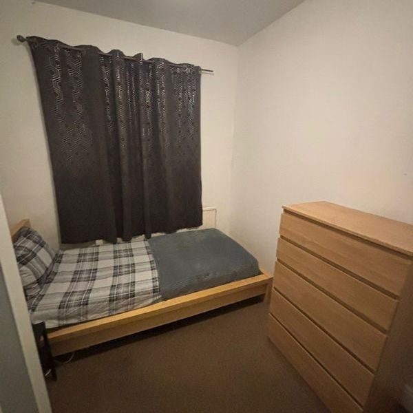 Room in a Shared House, Ellesmere Road, NW10 - Photo 1