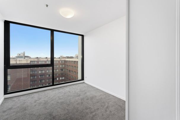 ALTO ON THE BOULEVARD' FABULOUS ALBERT PARK LAKE & BAY VIEWS - Photo 1
