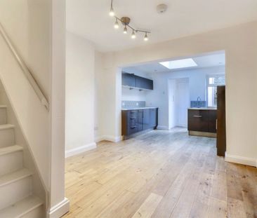 A 2 Bedroom House in Millbrook Street GL50 3RP - Photo 4