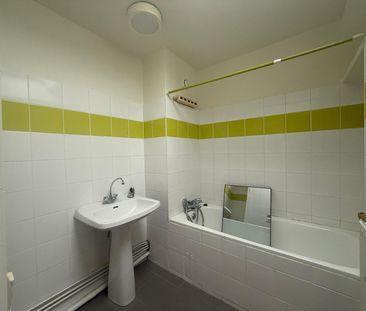 Location Appartement 4 pièces 46m² BOURG LES VALENCE 26500 - Photo 5