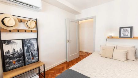 With balcony and excellent location near Nuevos Ministerios - Photo 3