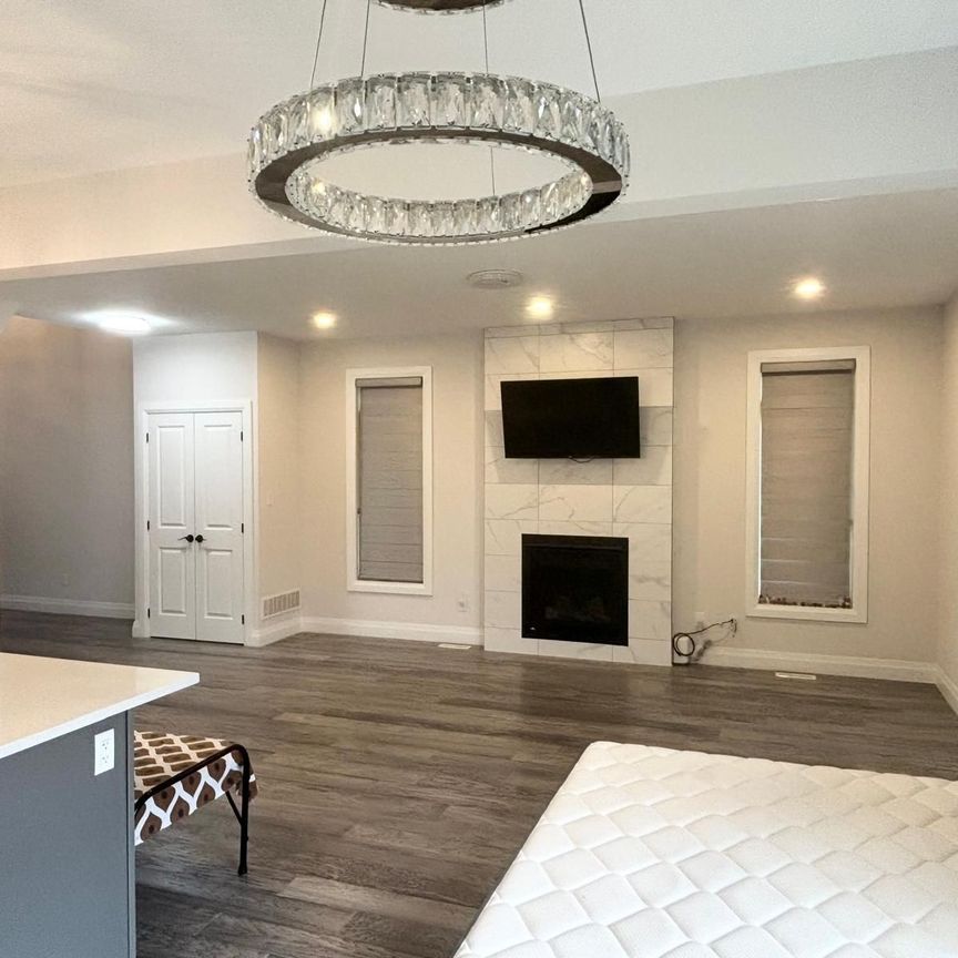 For Lease - 2633 Bobolink Lane, London South, Ontario - Photo 1