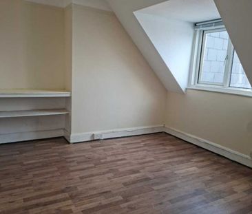 4 bedroom flat - Photo 1