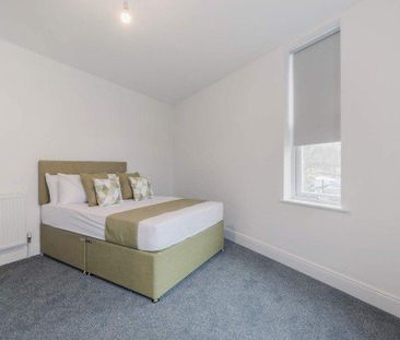 2 bedroom end of terrace house to rent - Photo 3