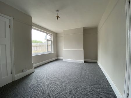 Chelmsford Avenue, Grimsby - Photo 3