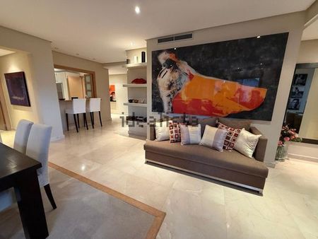 Alquiler de piso en Sierra Blanca - Photo 3